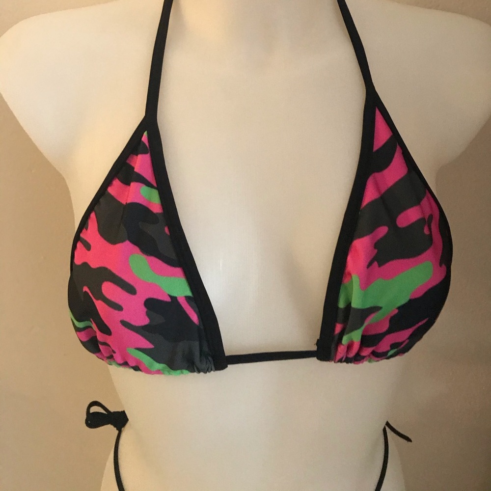 Bikini - Picture 2 of 7